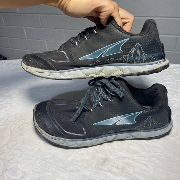 Altra Women’s Superior 4.5 Size 8 Black and Blue Pre Owned See Photos Shoes - Picture 8 of 16